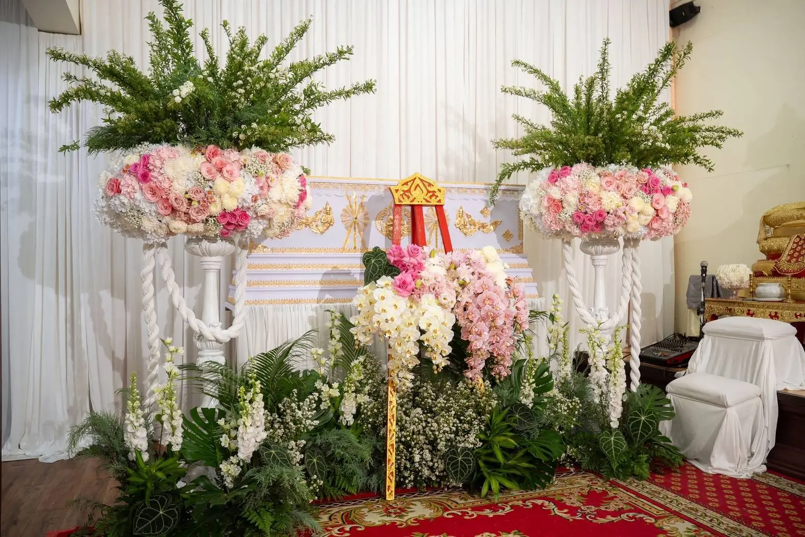 จัดดอกไม้ งานพระราชทานเพลิงศพ 6X,XXX บาท (แพ็คเกจ 2)
